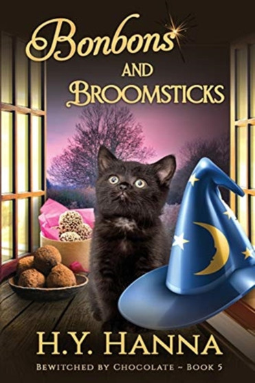 Bonbons and Broomsticks (LARGE PRINT) : Bewitched By Chocolate Mysteries - Book 5 : 5