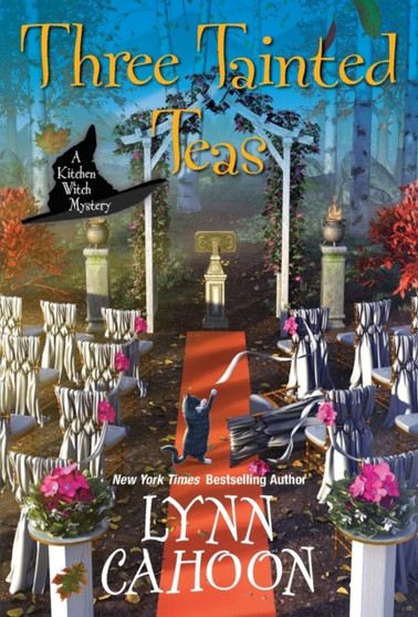 Three Tainted Teas by Lynn Cahoon Cahoon - Paperback