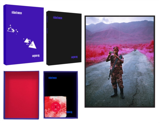 Enclave: Photographs by Richard Mosse : With 7 inch Record by Jason Stearns - Paperback
