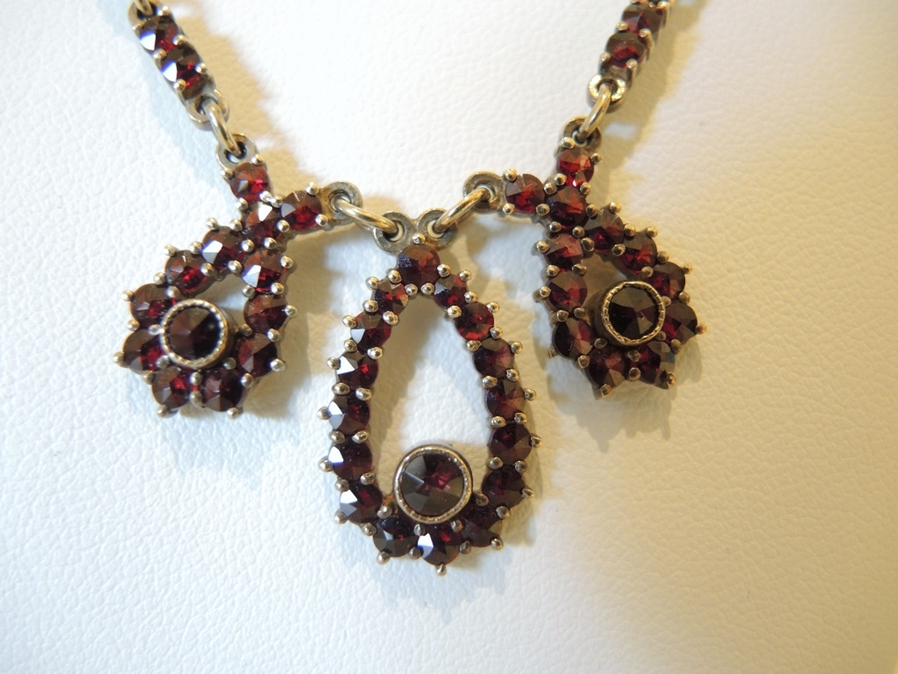 Vintage Genuine G2 Bohemian Garnet Silver Gilt Necklace