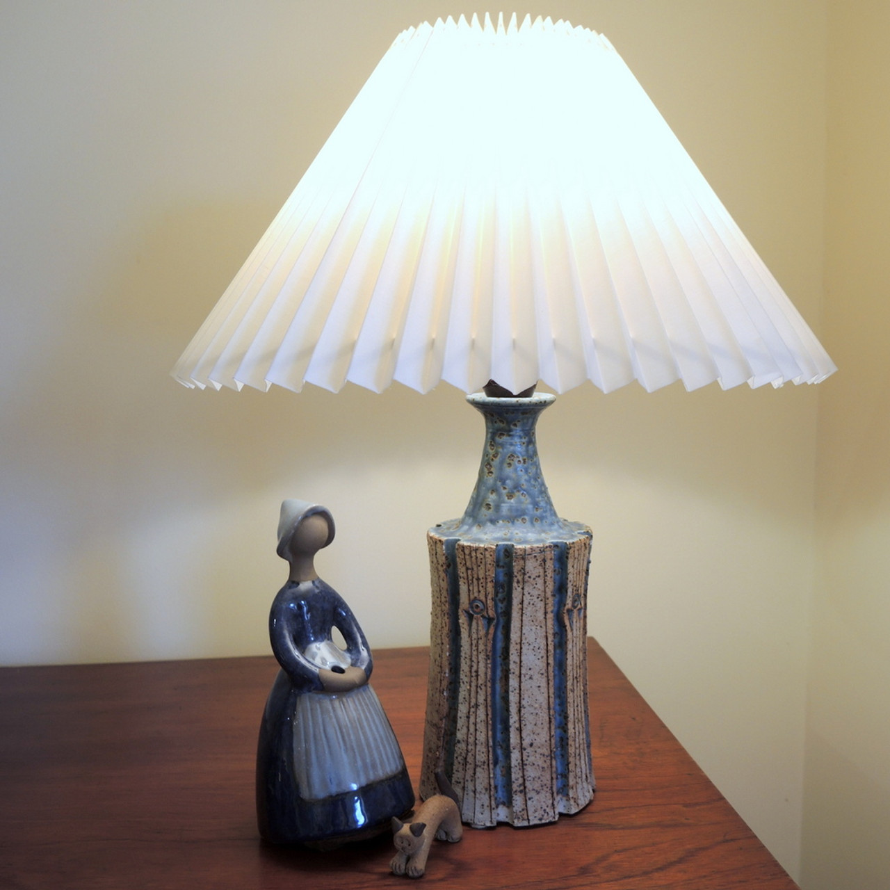 Ceramic pottery lamp deals