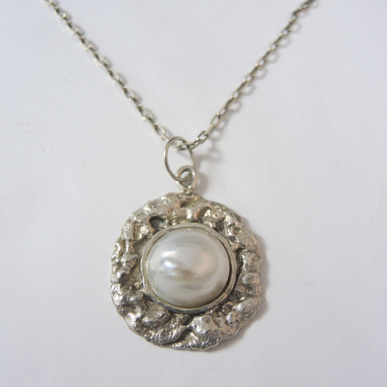 Vintage pearl 2024 pendant necklace