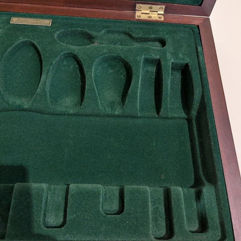 Vintage Australian Onieda or Rodd Cutlery Canteen for 6 or 8 -In Store