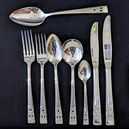 44 pce Vintage Hampton Court Coronation Oneida Community Silver Plate Cutlery Set 6 Person