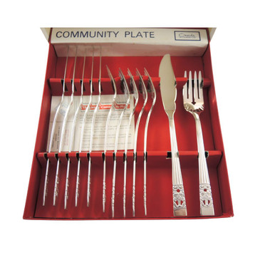 Oneida Community Hampton Court Silver Plate Fish set - In Stock