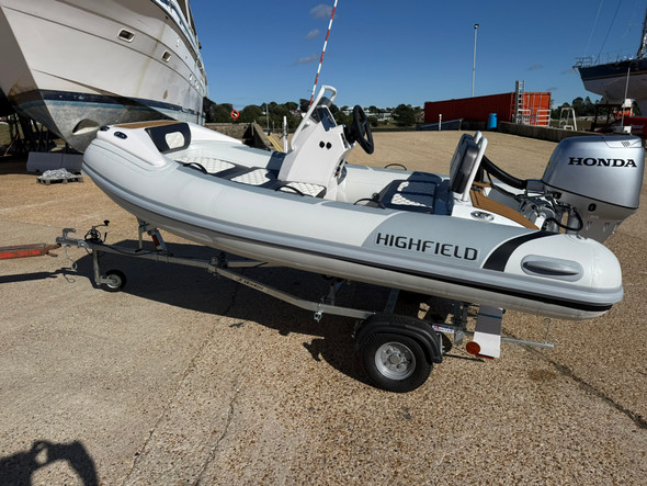 Highfield Sport SP330 fitted with Honda 30hp