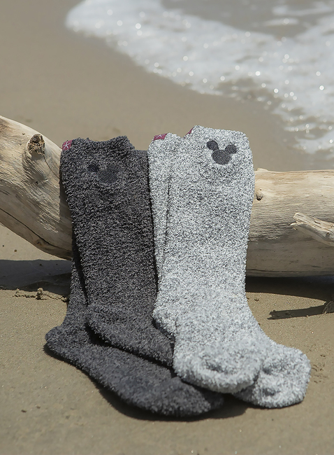 Barefoot Dreams CozyChic® Youth Socks in Heathered Indigo / White