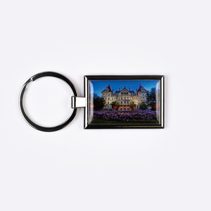Keychain with image of New York State Capitol building at night. Keychain with image of New York State Capitol building at night.