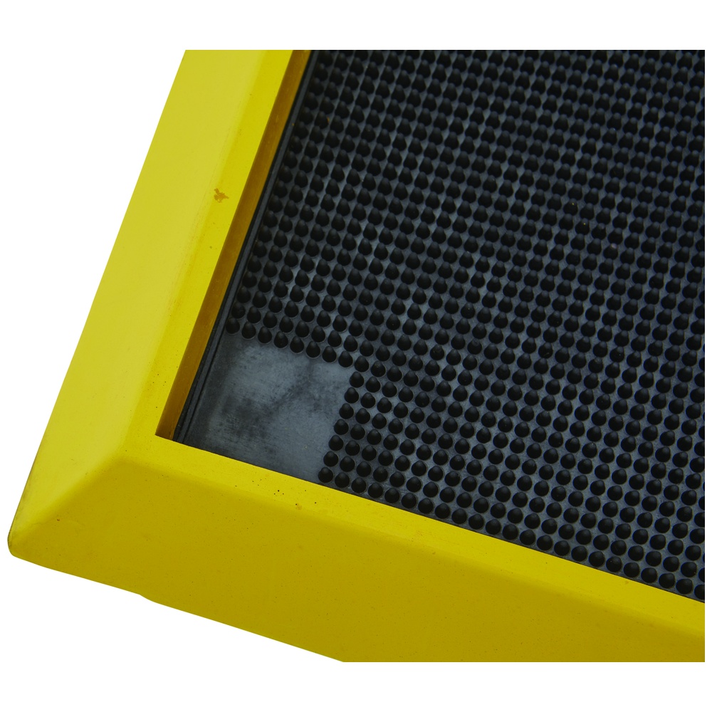 Wearwell Sanitizing Footbath Mat, 2-1/2 Inch Edging, 32 Inch x 39 Inch, Black/Yellow