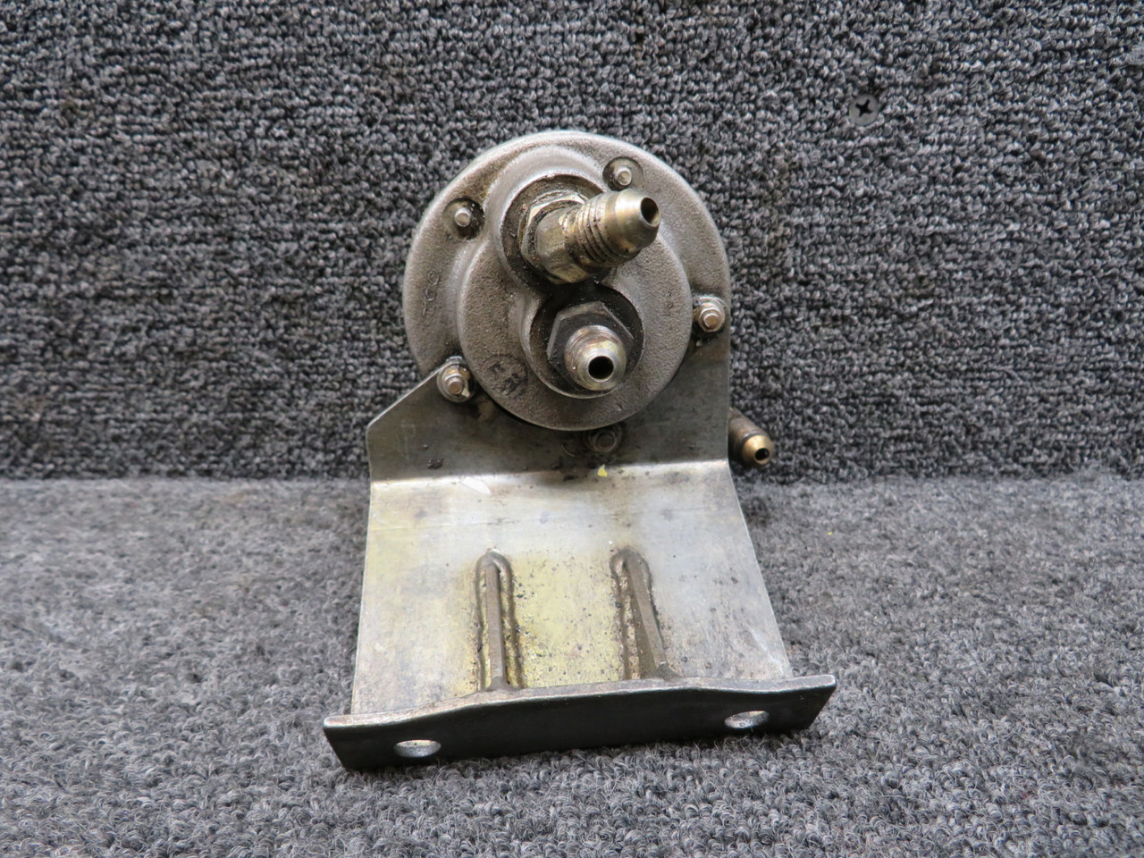 636202 Fuel Pressure Regulator and Mount has Chipped Housing