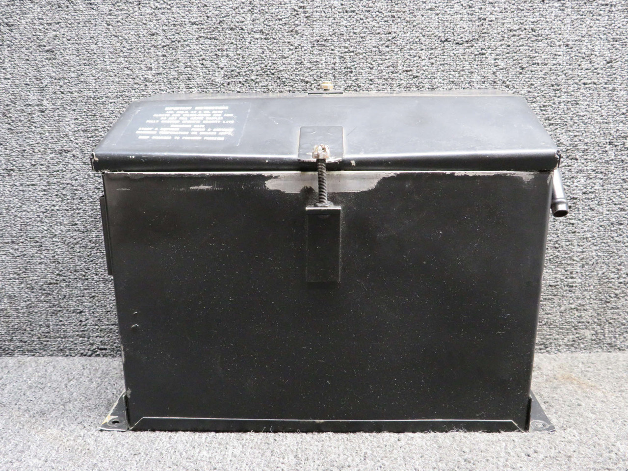 21524-000, 17566-002 Piper PA24-250 Battery Box Assembly with Lid