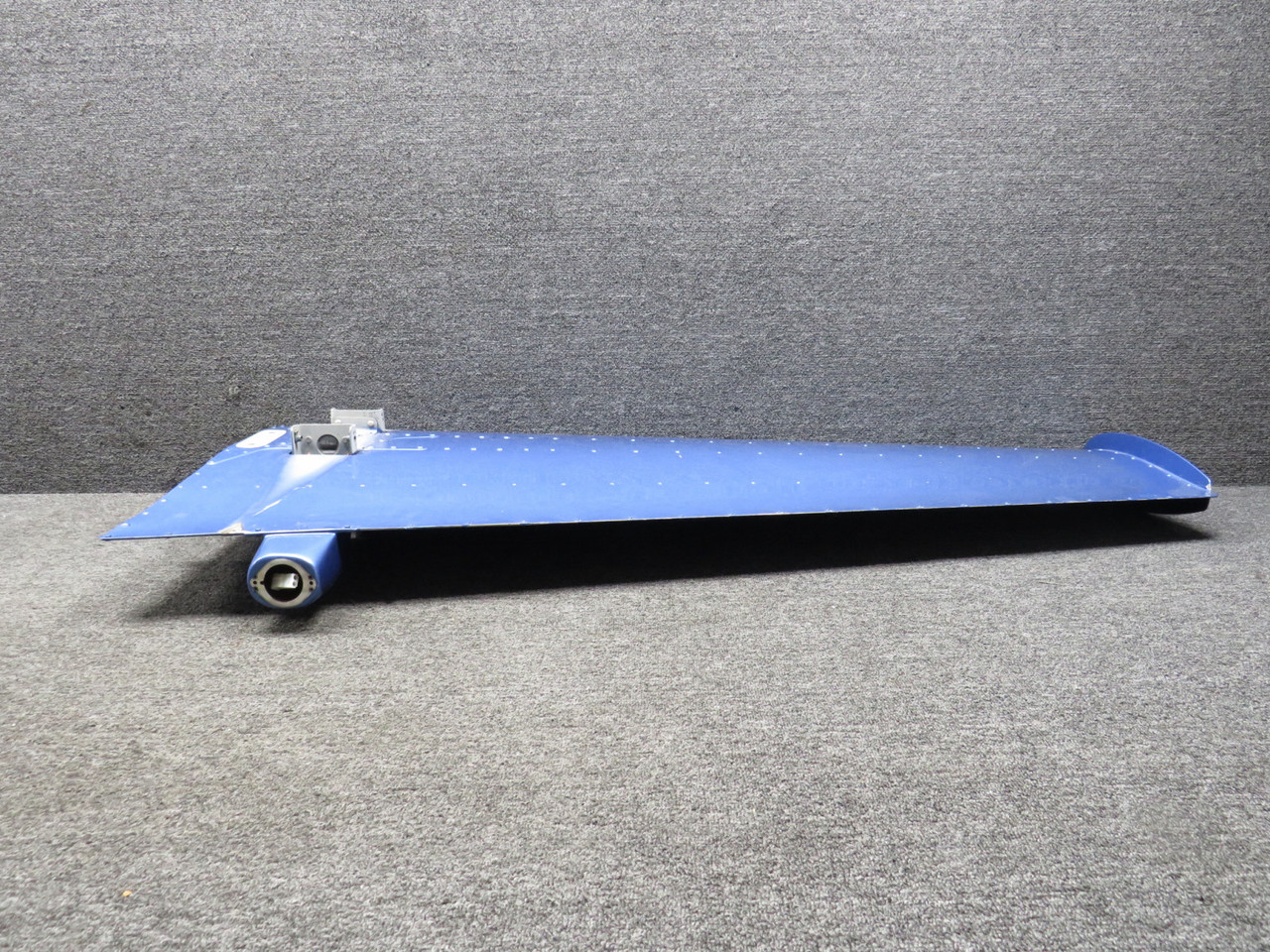 ronページ② 0044-1 Robinson R66 Horizontal Stabilizer (Blue) For Sale