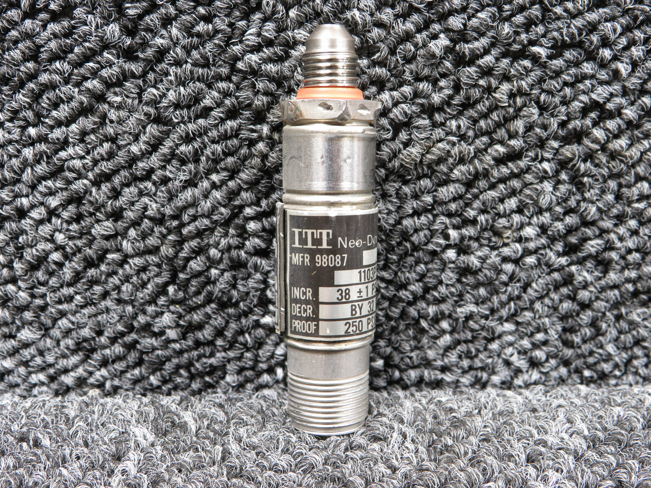 user_c7d7d101ページ 98087-1103P240-1 ITT Neo-Dyn Pressure Switch (Slight Damage) (28