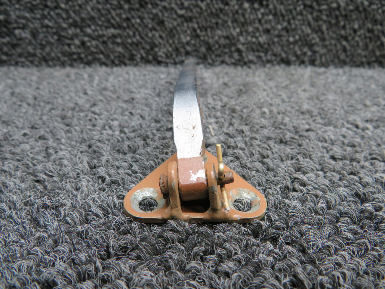 1411206-7, 1213942-2 Cessna 182Q Cabin Door Stop and Hinge