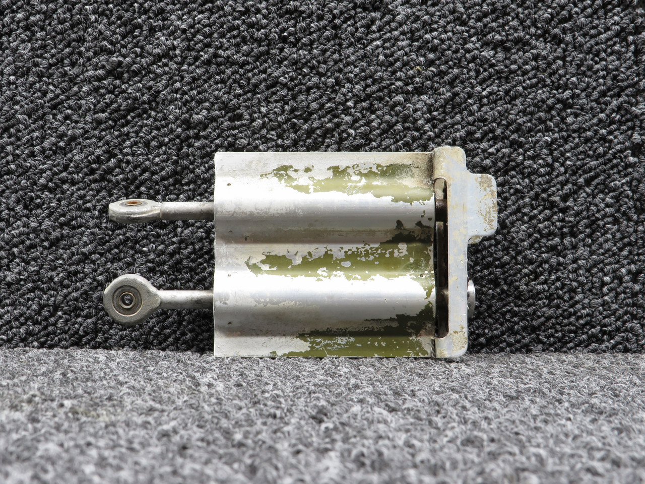 その他 B10115 5565450-61 Use Part Number 666036-29 Cessna C-500 Aileron Trim