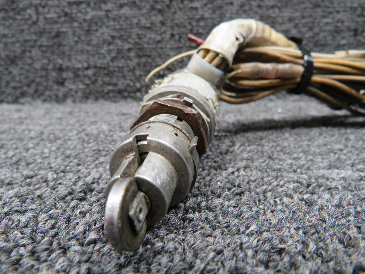 404EN1-6 (Alt: MS21321-2) Micro Landing Gear Switch Assembly (Worn