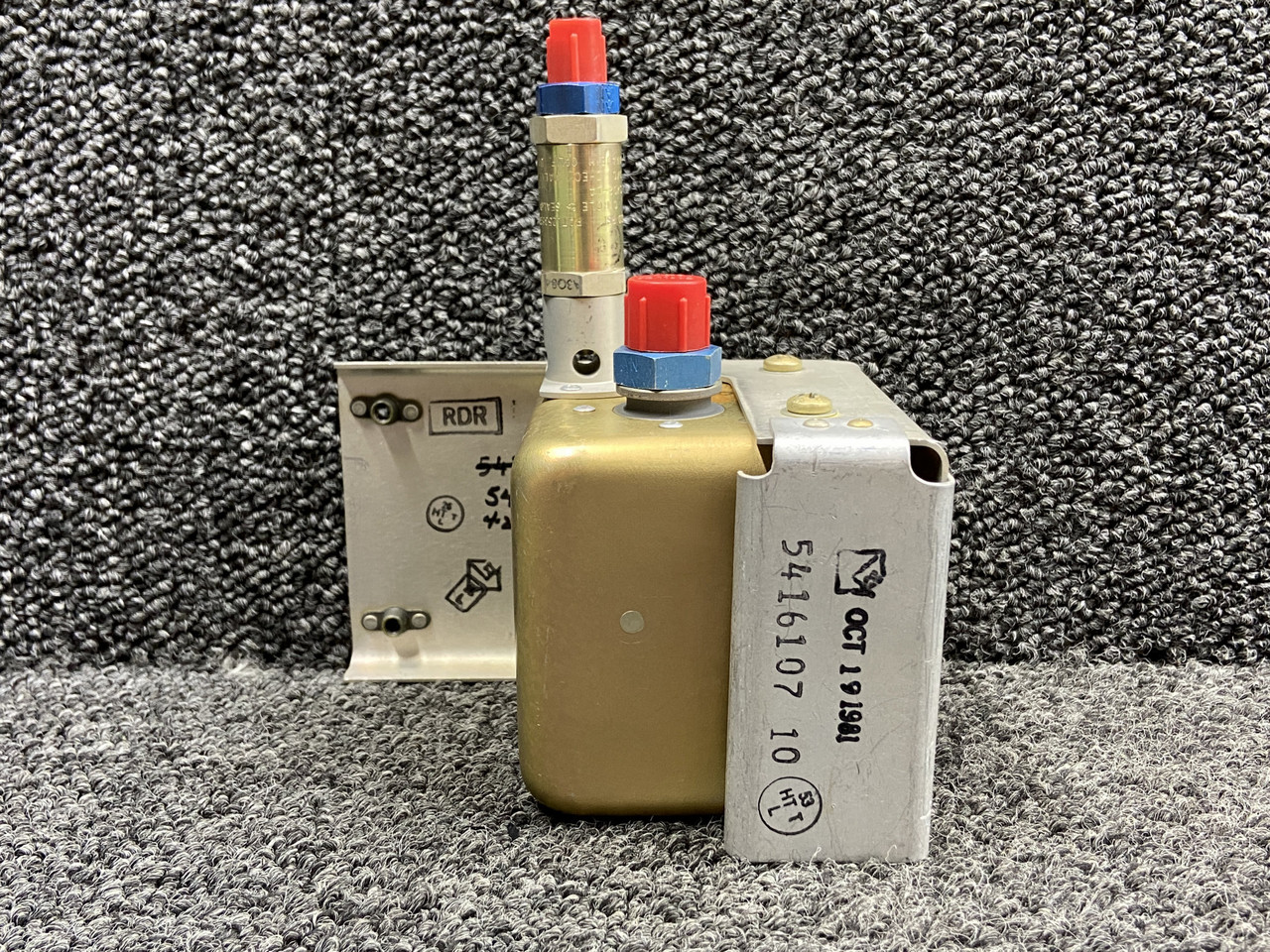 92003,3H889 (Alt PN: 2780610-102) Parker Aft Fuel Tank Pilot Valve