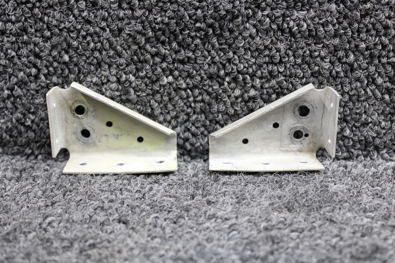 250061-504, 250061-506 Aerostar 600 Forward Nose Gear Door Hinge