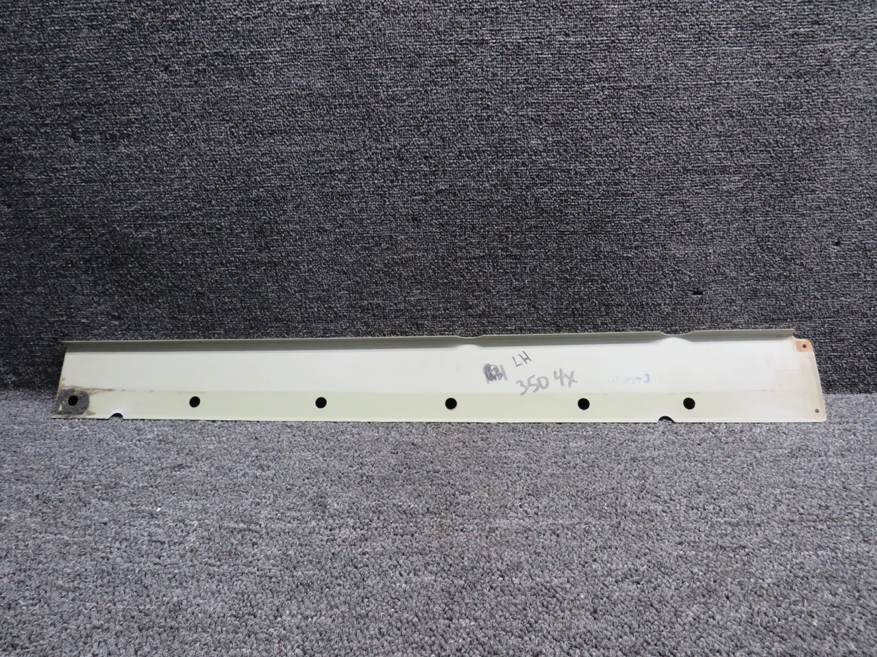 0520016-4 Cessna 172S Wing Root Fairing RH For Sale
