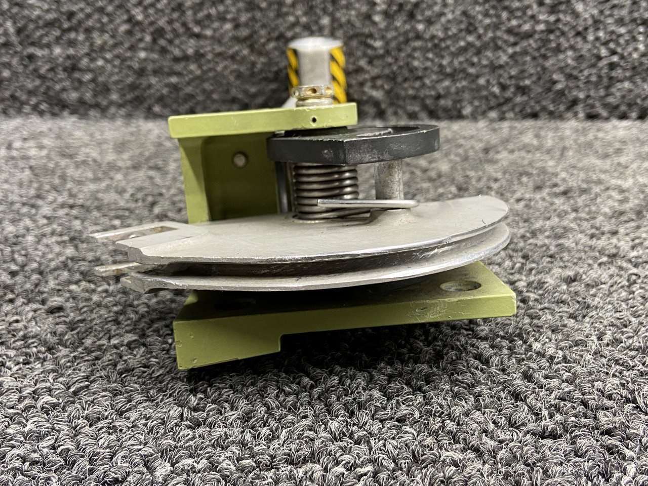 5415594-16, 5415073-8 Lear Jet 55 Upper Cabin Door Release Handle