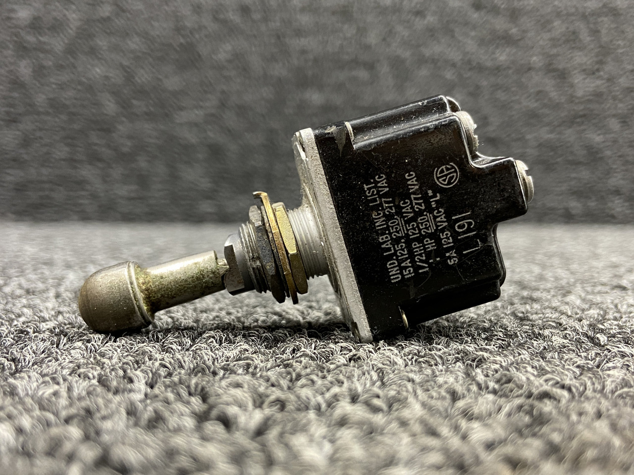 2TL1-10N (Alt PN: MS27408-4N) UND Lab Toggle Switch with Reset