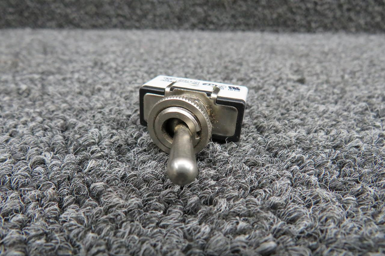 EN61058-1APEM2 Pipistrel Alpha Trainer Toggle Switch (Volts: 250