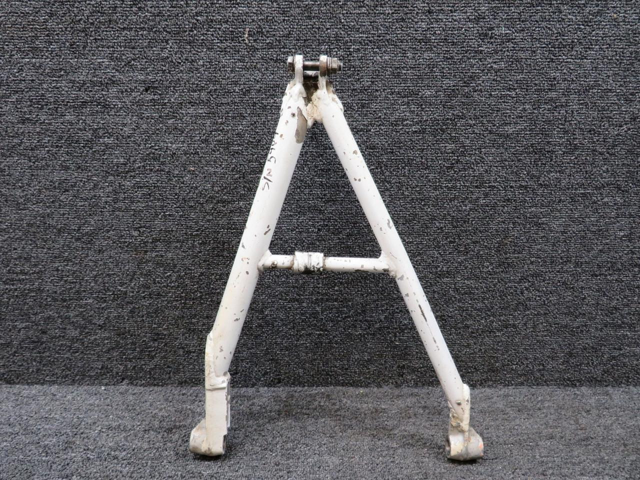 pourtoi79ページ 35-825072 Beechcraft K35 Nose Gear Retract Drag Brace (Chipped Paint)