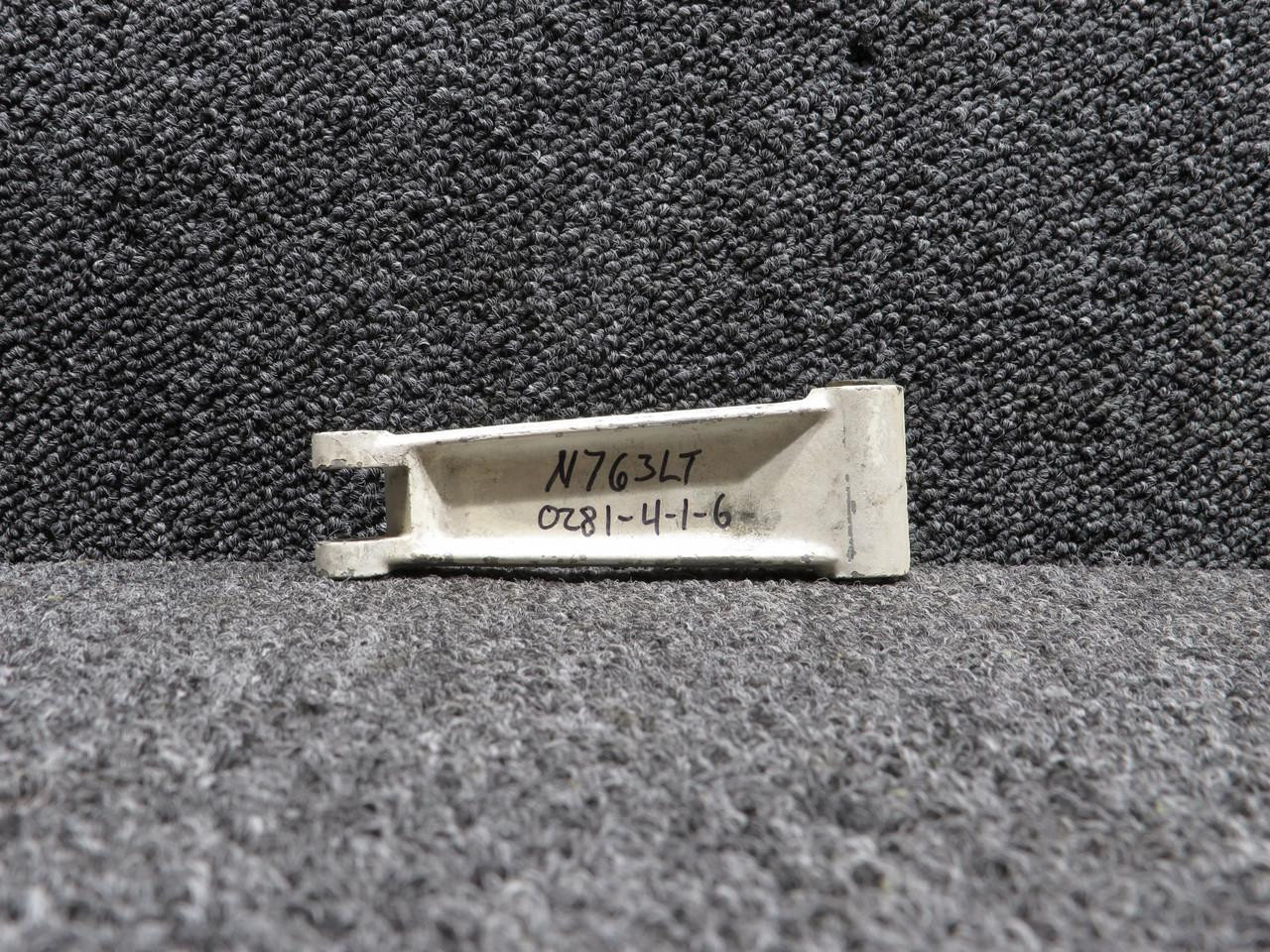 Tページ 0442506-2 (Casting: 02442505-2B) Cessna TR182 Lower Nose Gear