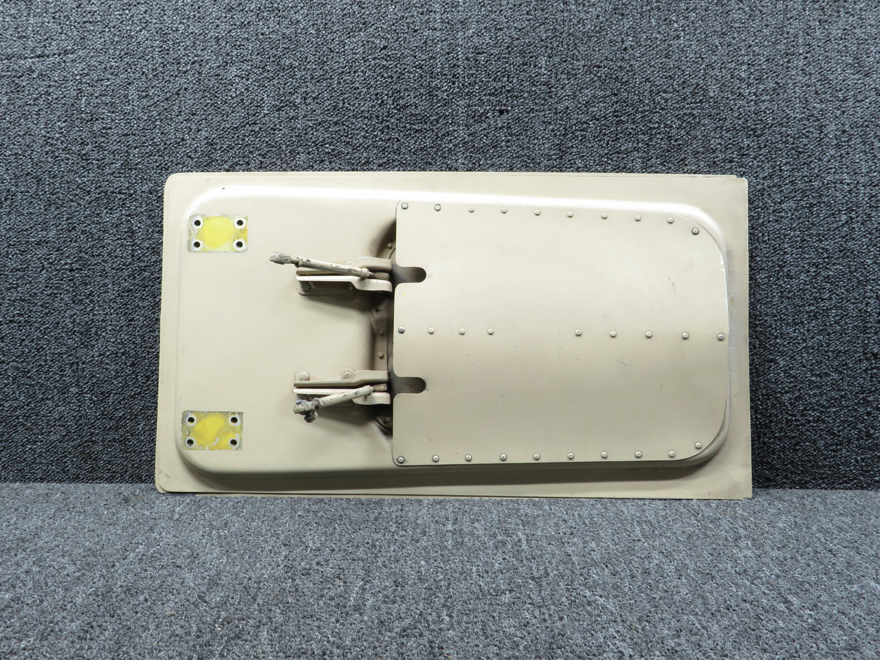 42059-06, 41297-00 Piper PA-31P Main Landing Gear Door Outboard LH