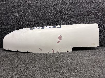 1221111-202 Cessna T210L Wing Tip RH (Minor Damage)