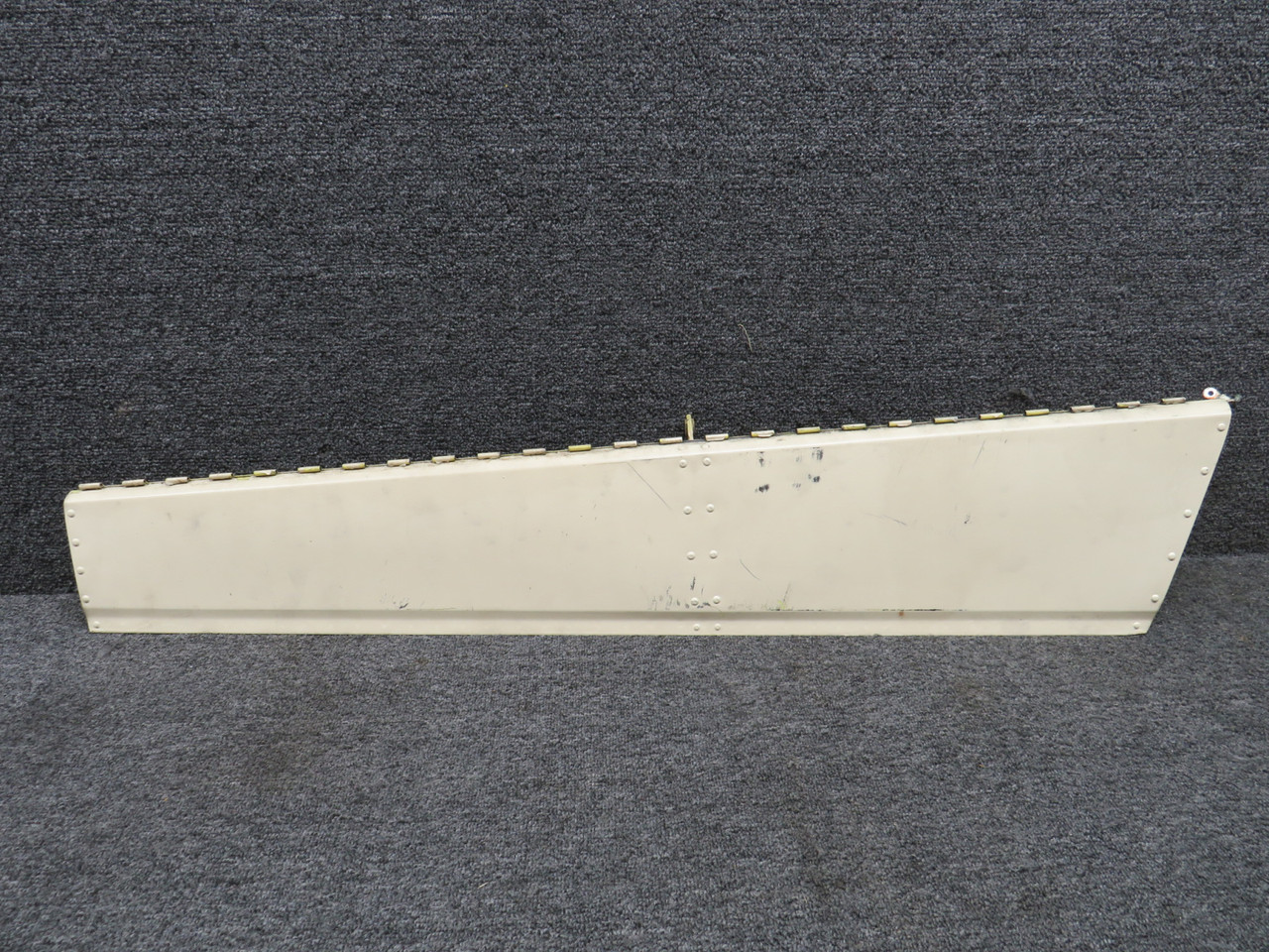 96-610021-42 Beechcraft 58 Elevator Trim Tab Assembly RH (Worn Paint)