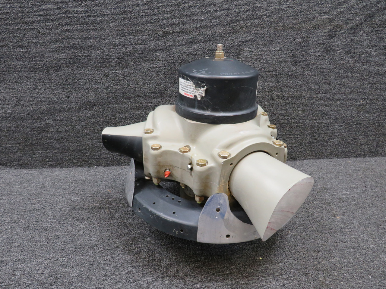 HC-13YR-1RF Hartzell Three Blade Propeller Hub Assy (Minus Logs
