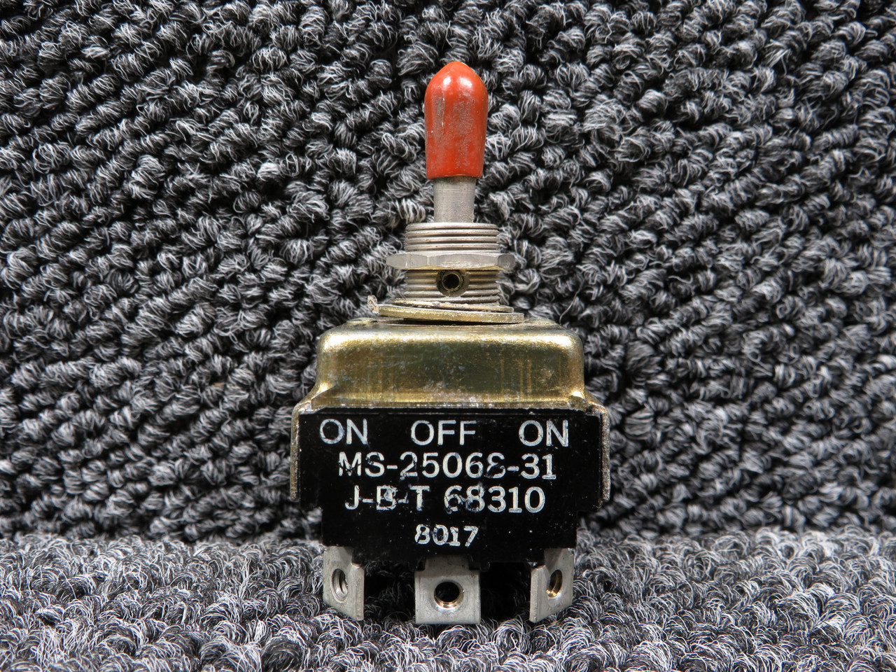 MS-25068-31 (Alternate: J-B-T68310) JBT Momentary Toggle Switch