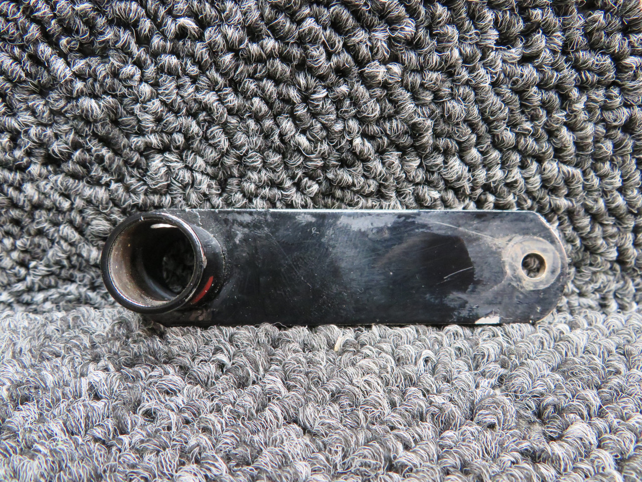 69092-002 Piper PA32R-301 Fuel Selector Control Arm Assembly