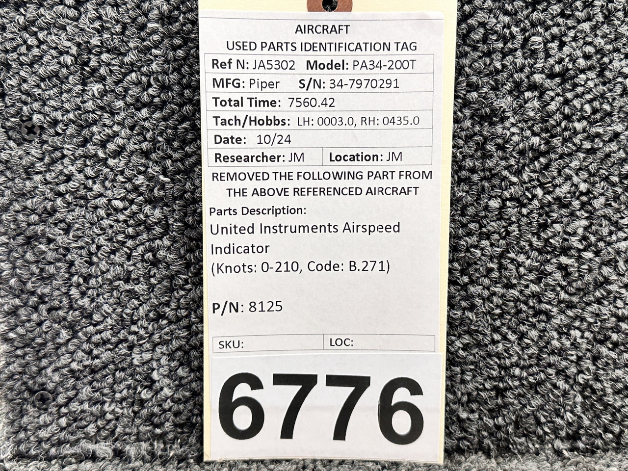 8125 United Instruments True Airspeed Indicator (Knots: 0-210 and