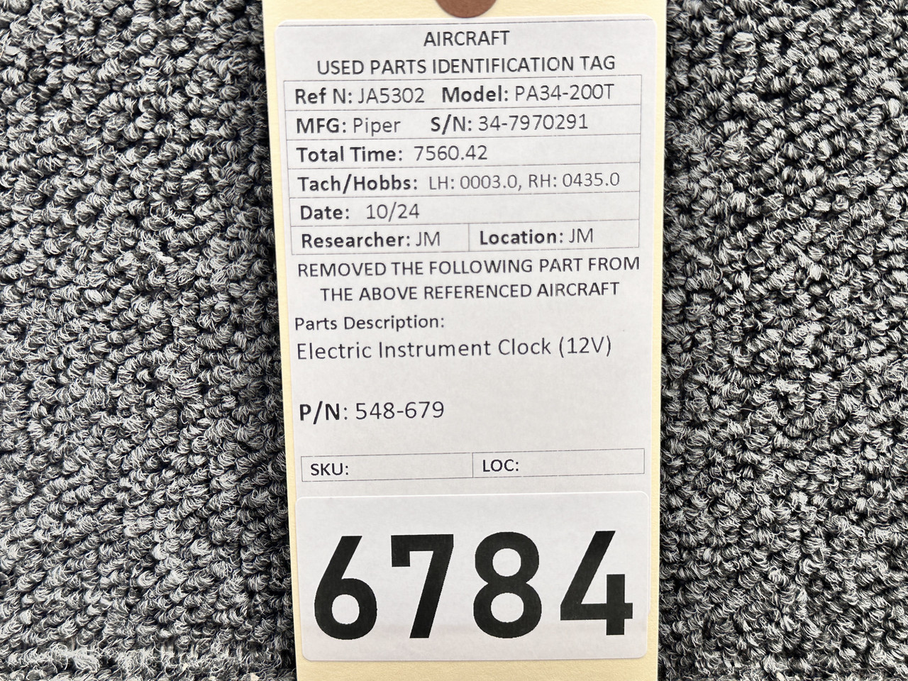 Pページ　6cg 548-679 Piper PA34-200T Electric Instrument Clock (12V) (Loose Knob)