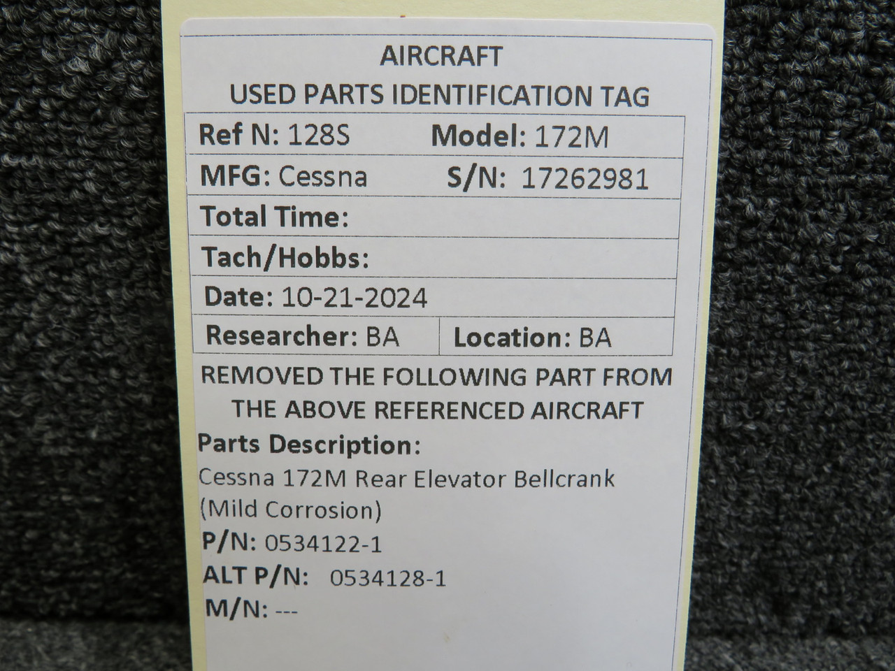 0534122-1 (Use: 0534128-1) Cessna 172M Rear Elevator Bellcrank