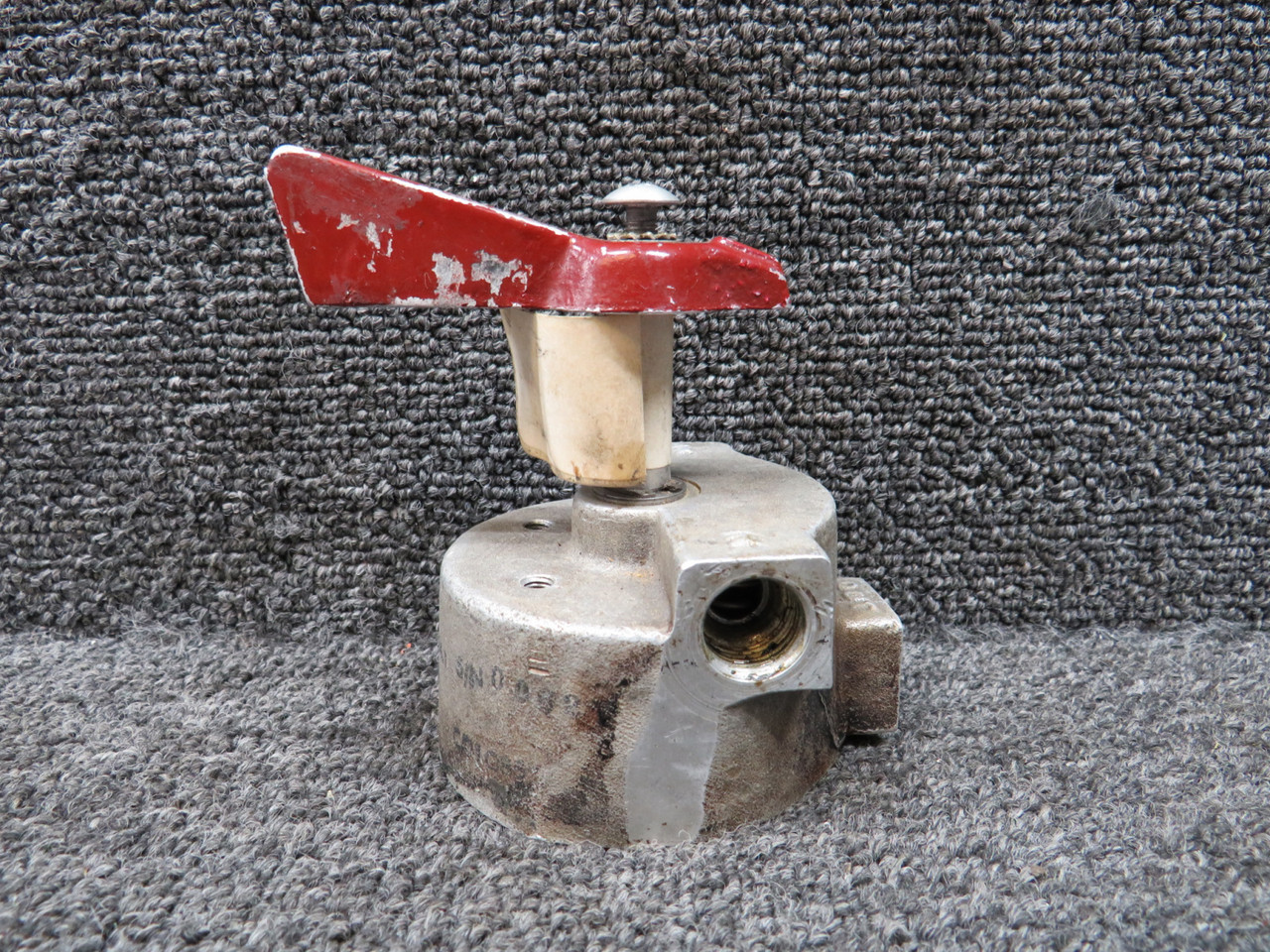 ハルページ 169-380086-1 Beechcraft A23A Fuel Selector Valve (Wear Marks on