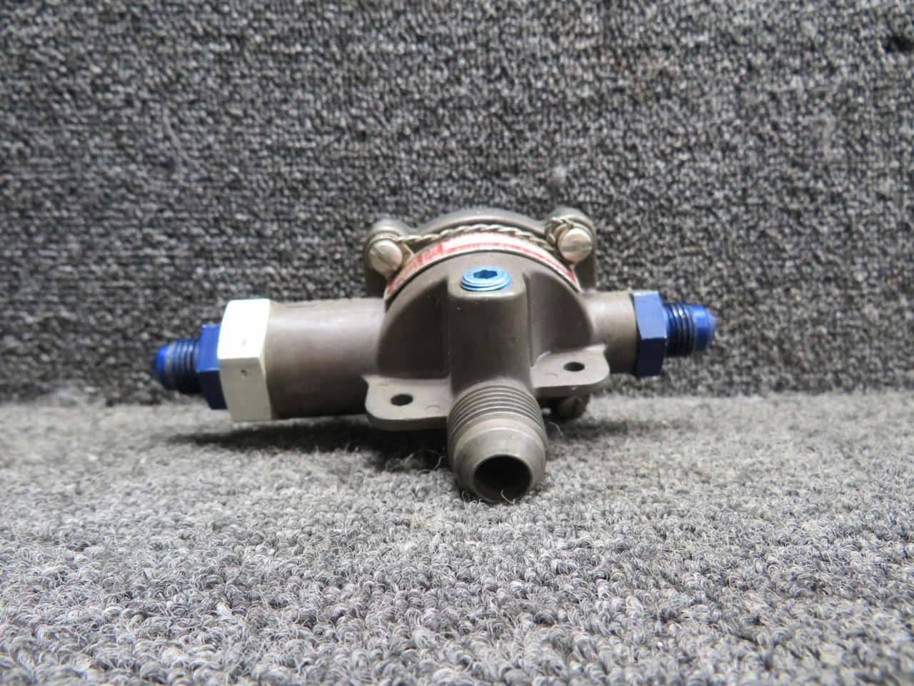 1554-546185 Parker Drain and Regulator Pressure Valve Assembly