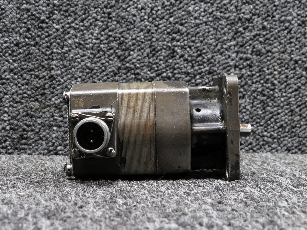 2CM9AAC2 (Alt PN: 6620-00-514-5928) GE Tachometer Generator (Two Pole)