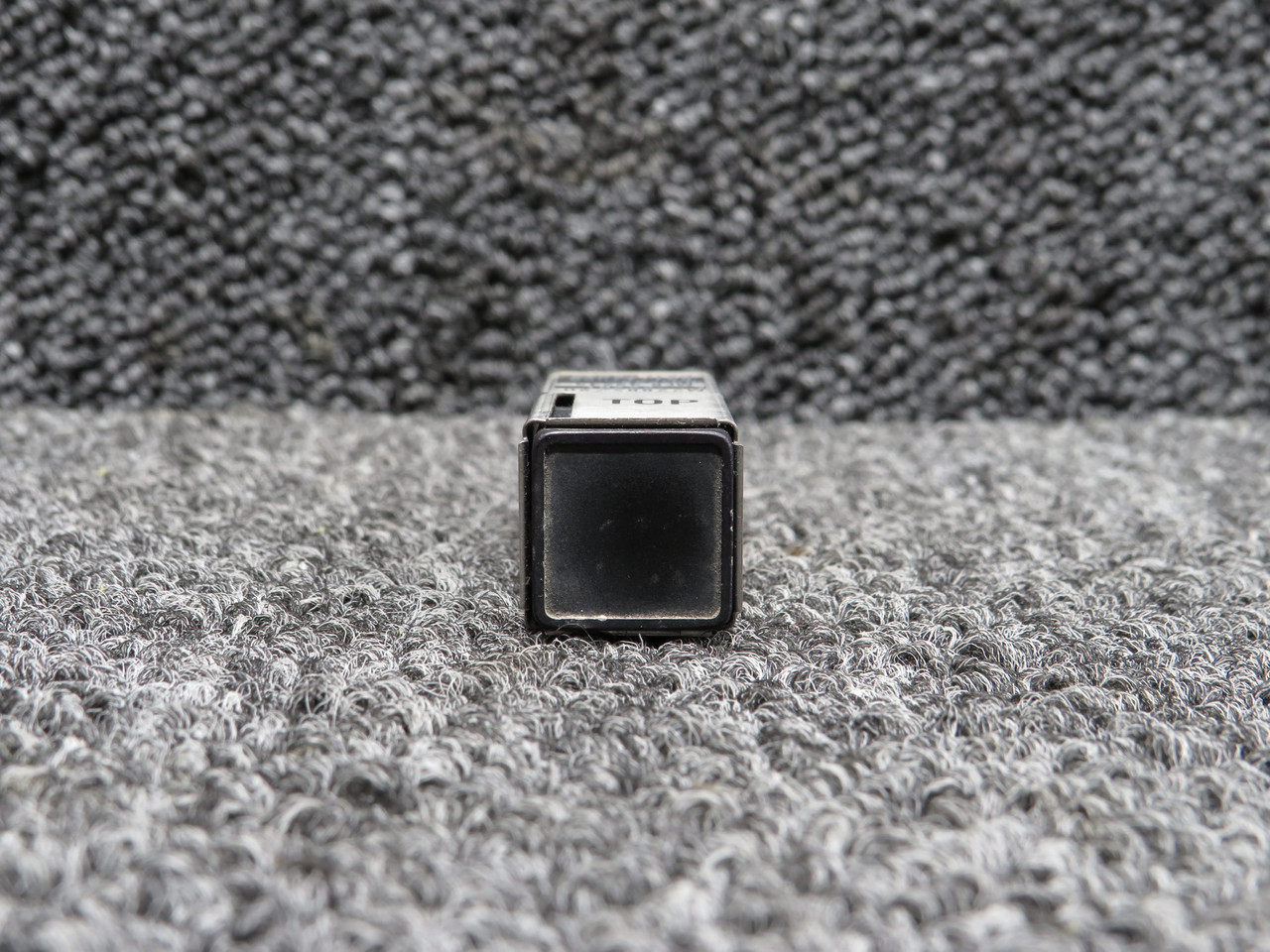 pourtoi79ページ M22885-90-222B1 (Alt: 99-222-6B1-17068) Aerospace Push Switch