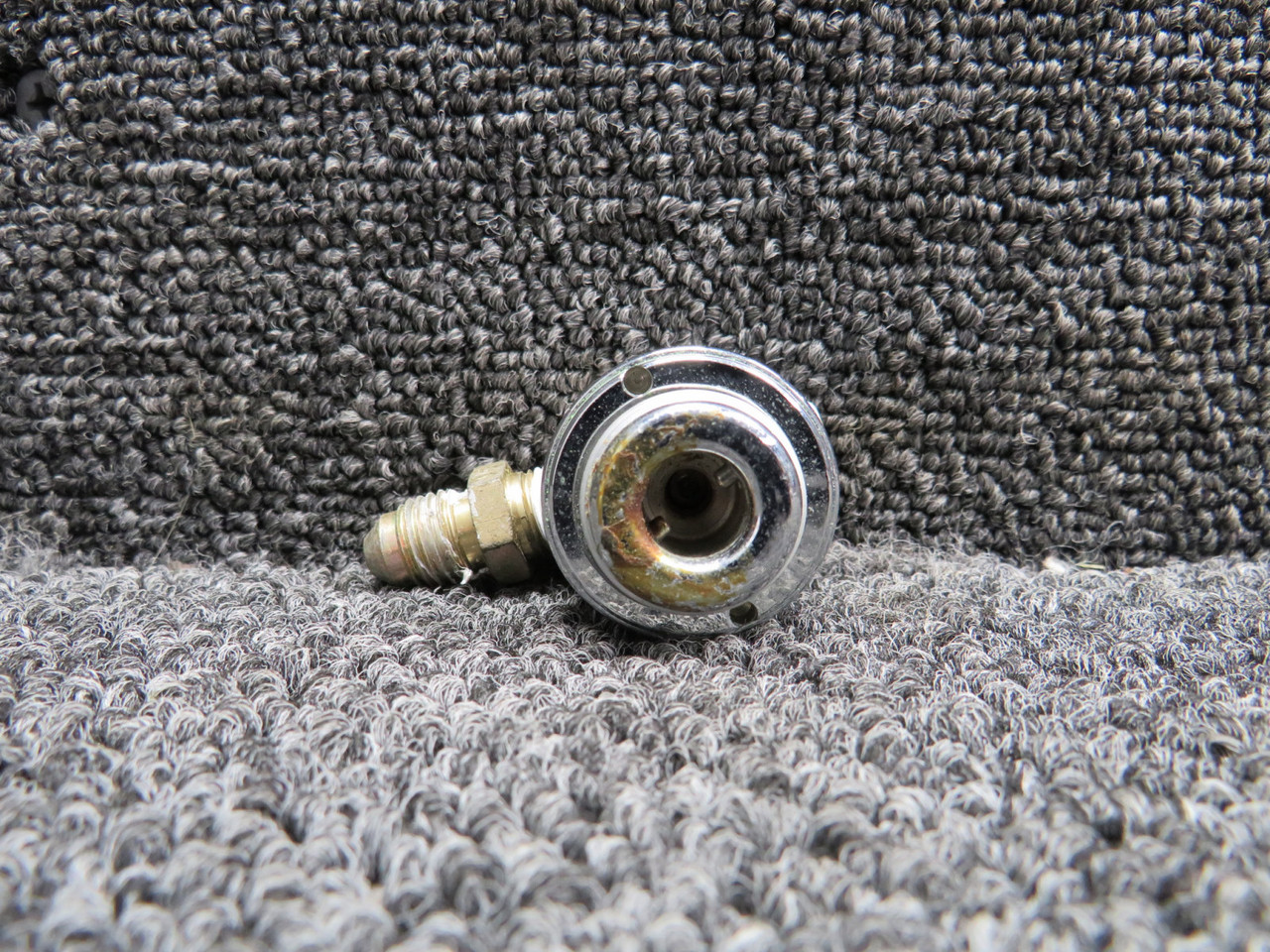 C166006-0201 (Use: 9912057-15) Cessna Oxygen Outlet Valve without Lid