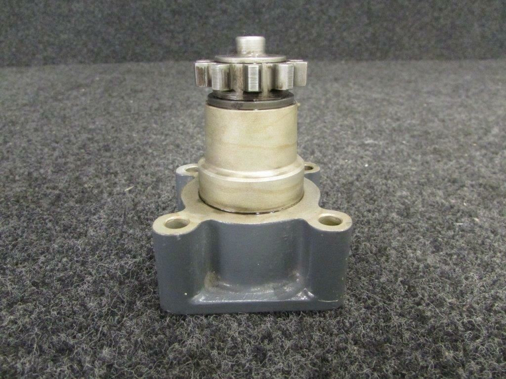 67536 Piper PA46350P TIO540AE2A Vacuum Pump Adapter w/ Gear