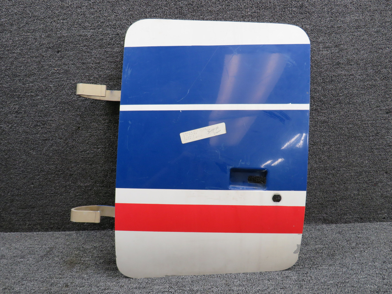 0717000-19 (Weu: 0717037-6) Cessna 172N Baggage Door (Striped