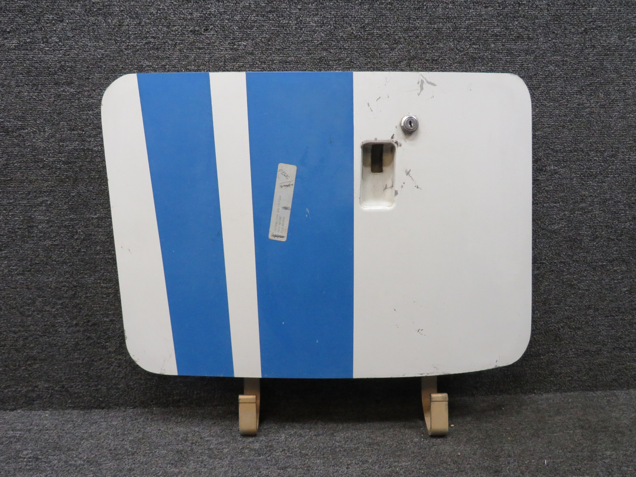 0717000-19 (Weu: 0717037-6) Cessna 172N Blue Baggage Door (Minus