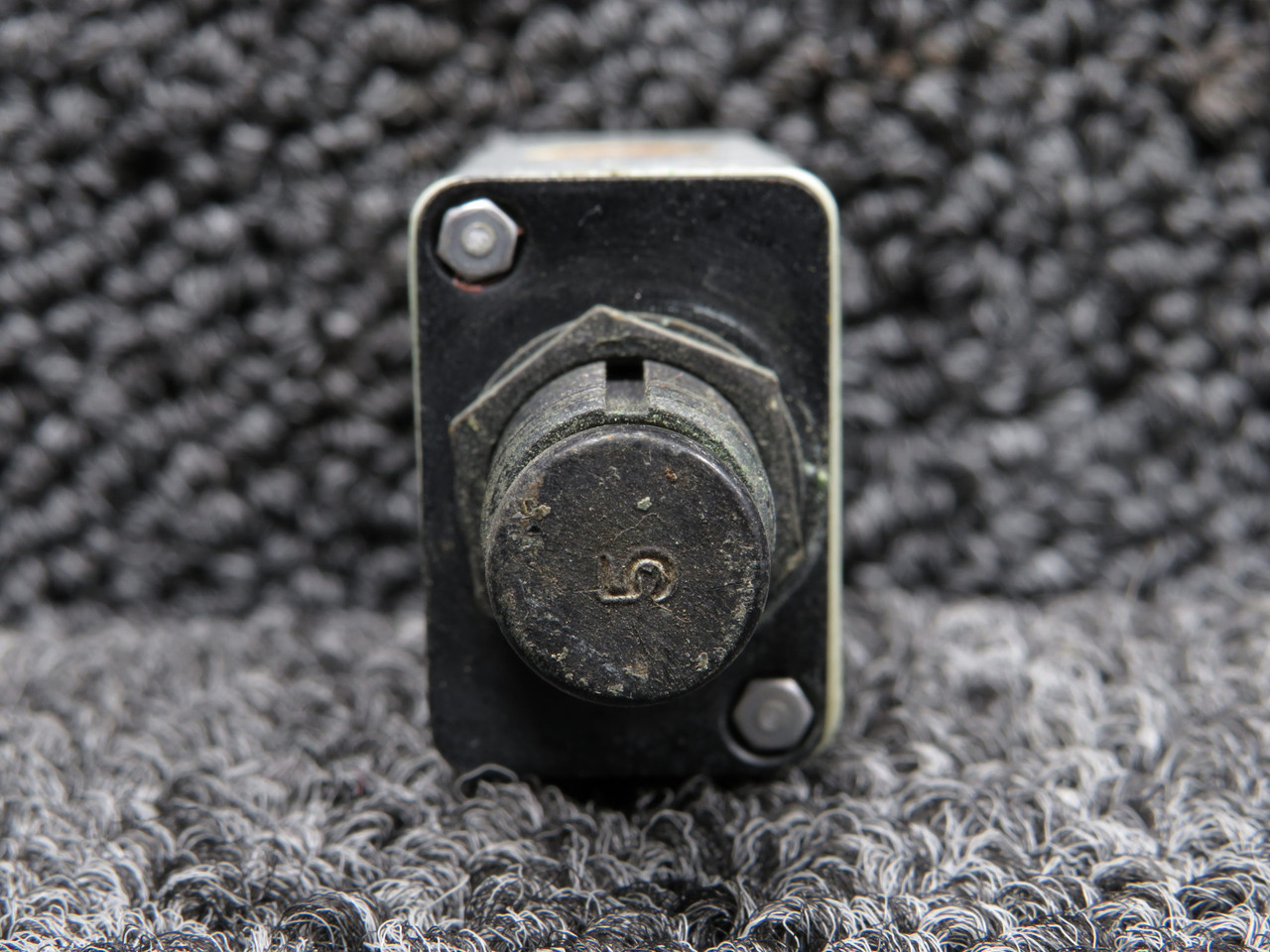D6761-4-5 Klixon Push Circuit Breaker (Amp: 5)