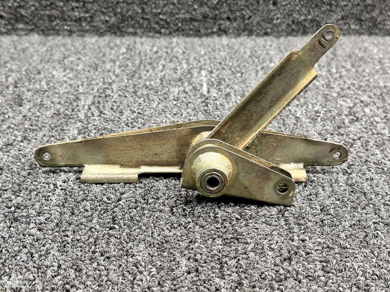 1221087-12 Cessna 210J Aileron Bellcrank Assembly RH with