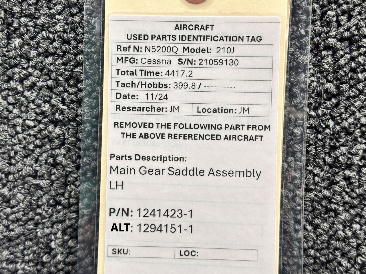1241423-1 (Alt: 1294151-1) Cessna 210J LH Main Gear Saddle Assembly