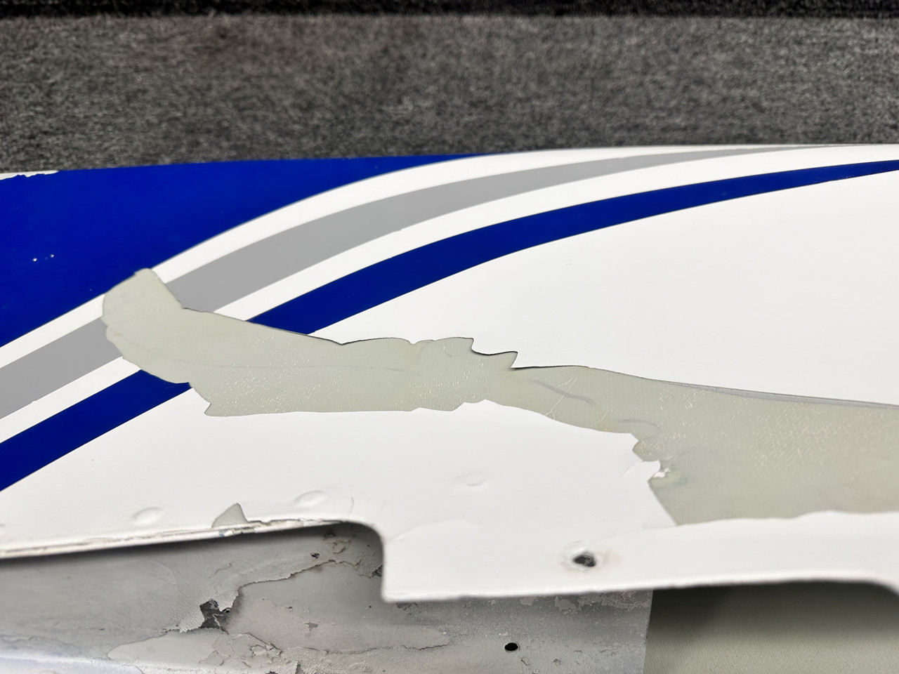 1221111-200 Cessna 210J RH Wing Tip Assembly