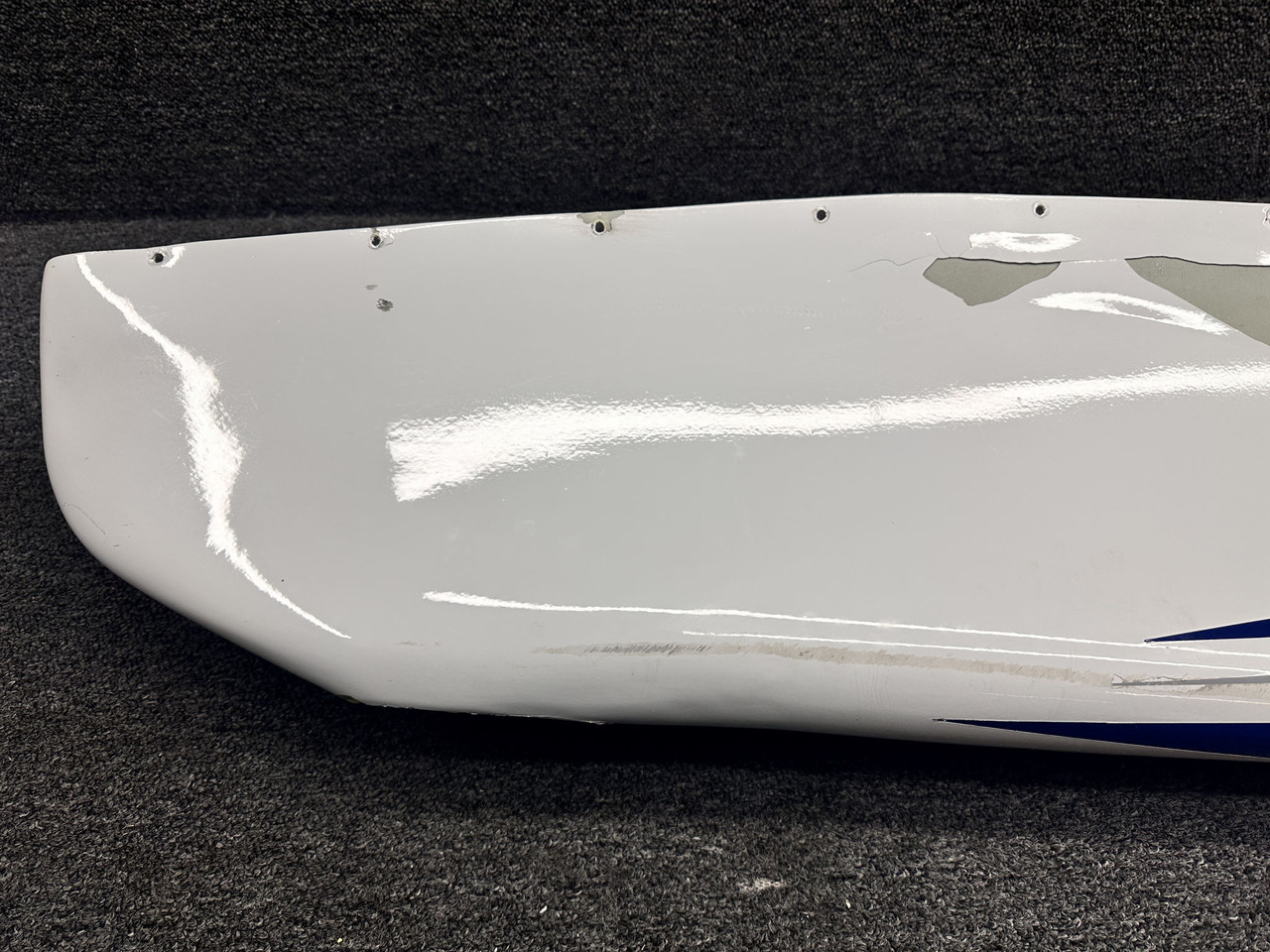 メンテナンス T-WING 1207Bx10 1207Cx10 1221111-200 Cessna 210J RH Wing Tip Assembly